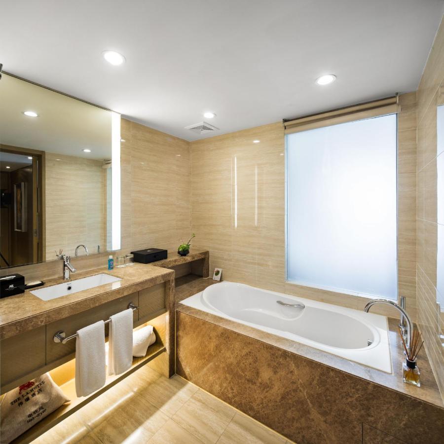The La Hotel 新世界伟瑞酒店 Shenzhen Exterior photo
